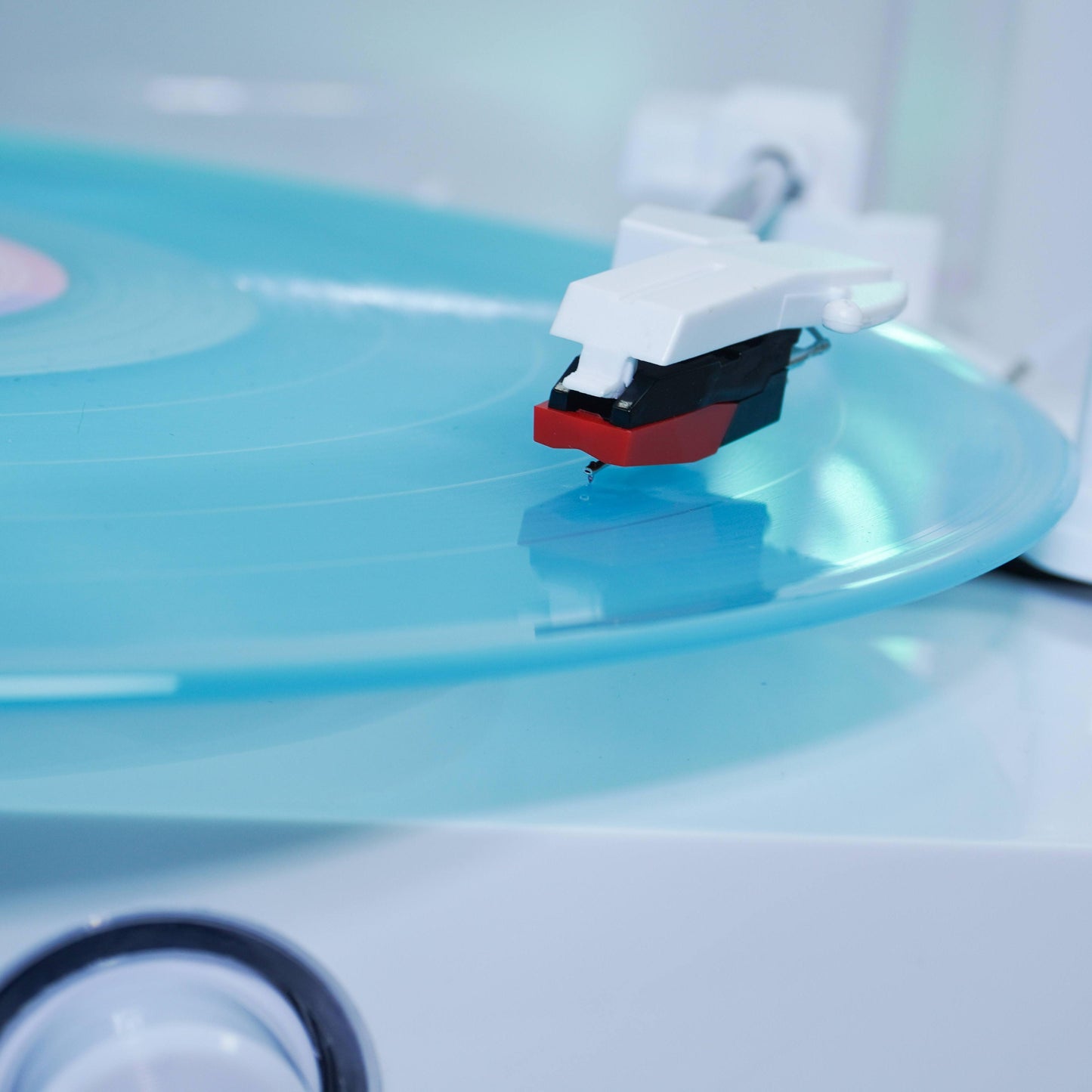 Dcolorful 211 | Designer Piano Lacquer Vinyl Record Player with Built-in Bluetooth Hi-Fi Speakers
