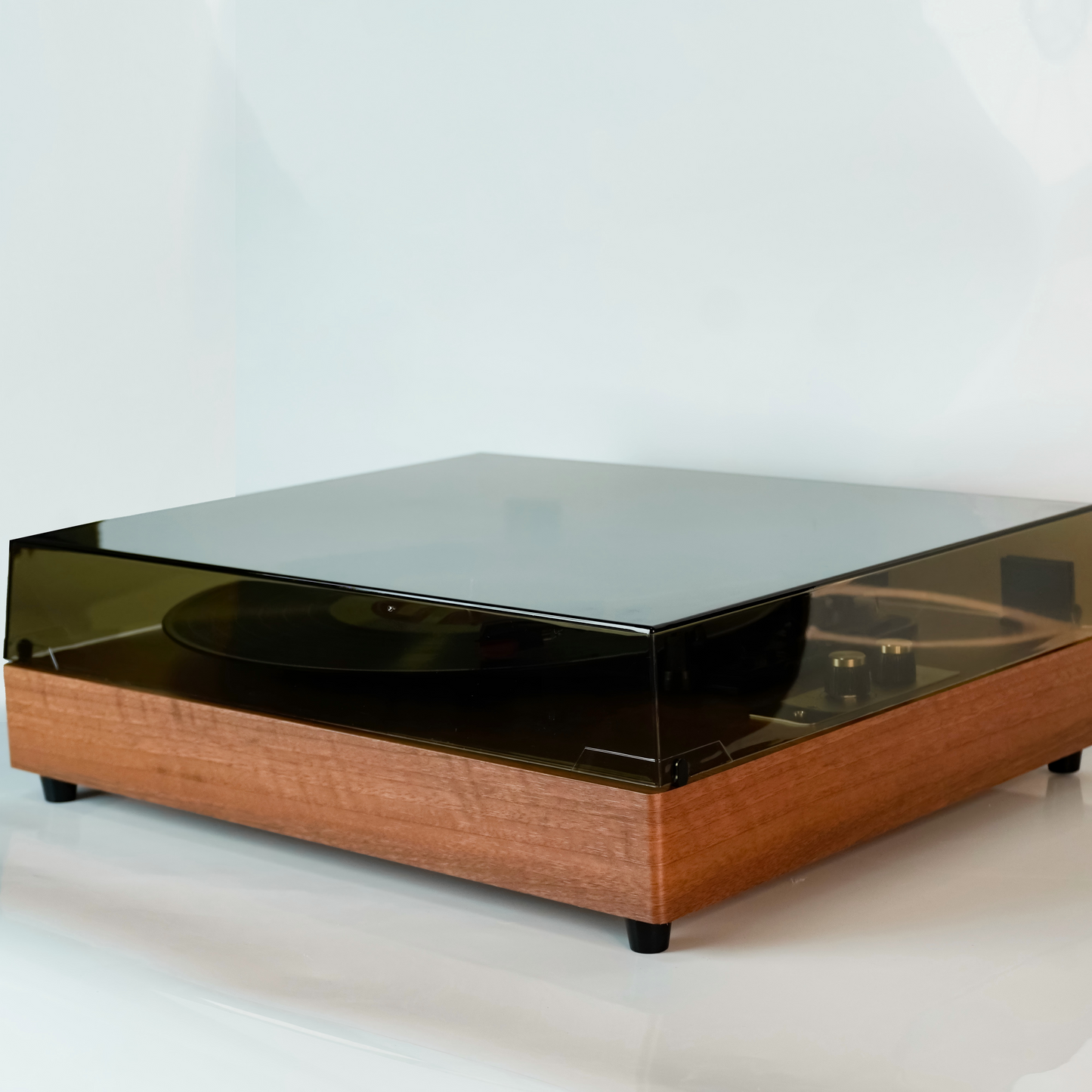 TR-L50 Vintage Turntable | Classic Vinyl Record Player with Twin Integrated Stereo Speakers