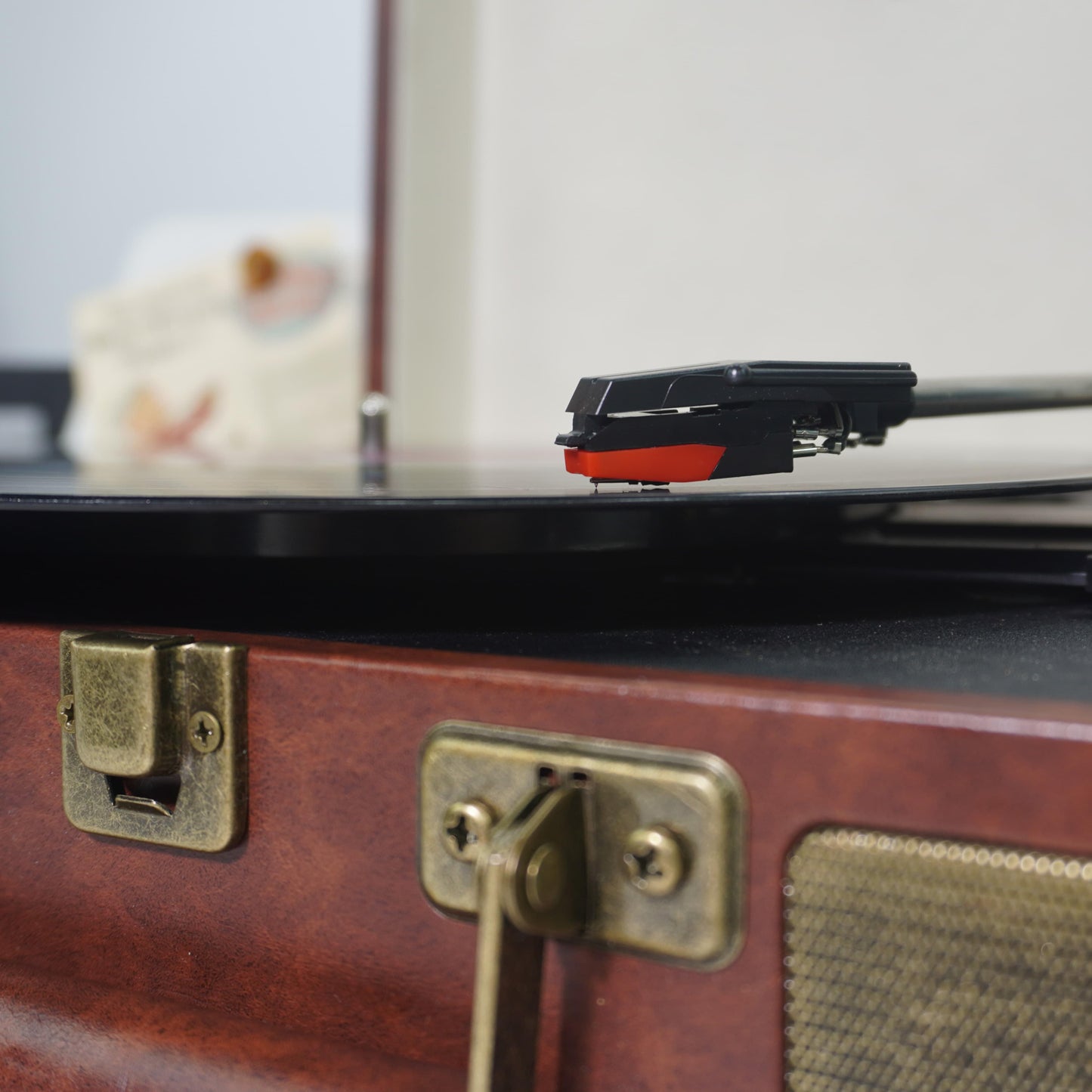 TR103-BT Rechargeable Portable Suitcase Record Player | Built-in Battery & Type-C Charging | Bluetooth & Speakers | OEM/ODM Factory Direct
