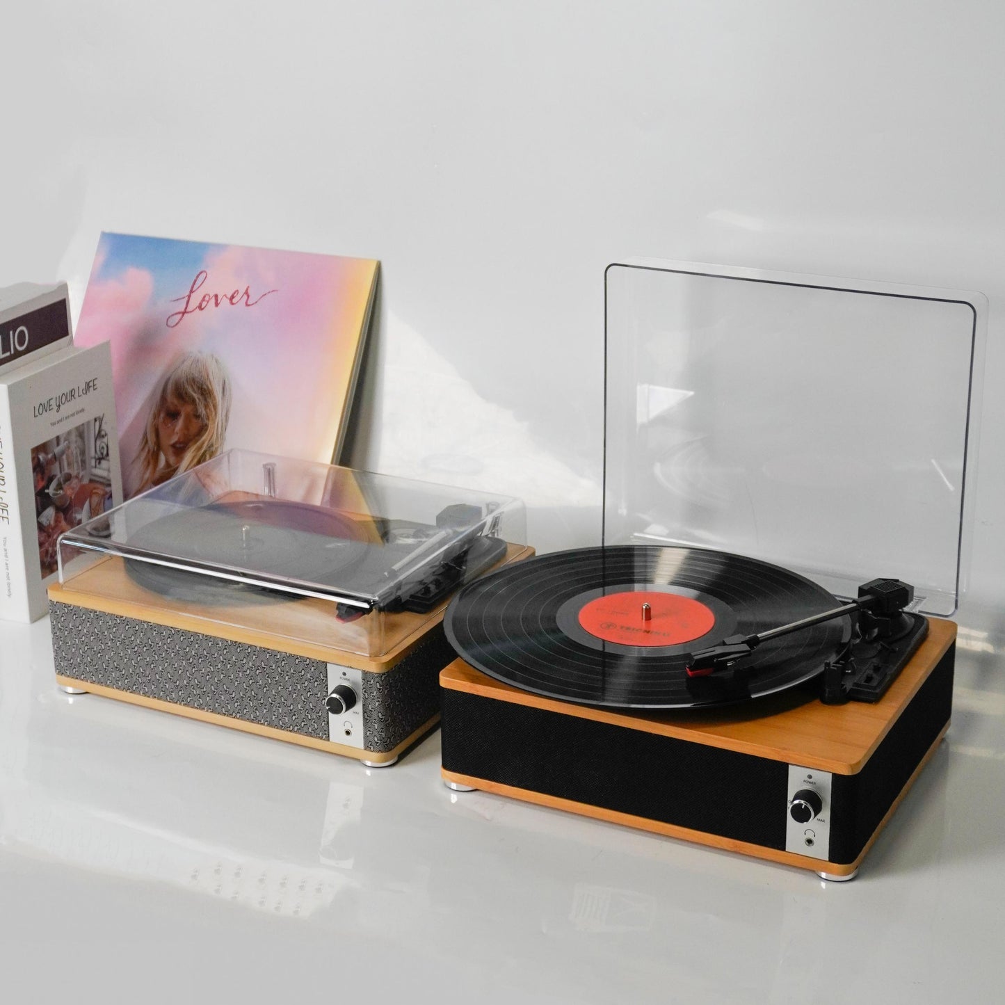 TR109 3-Speed Turntable with Built-in Stereo Speakers