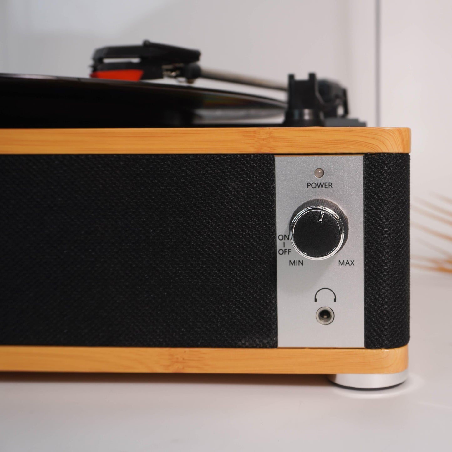 TR109 3-Speed Turntable with Built-in Stereo Speakers