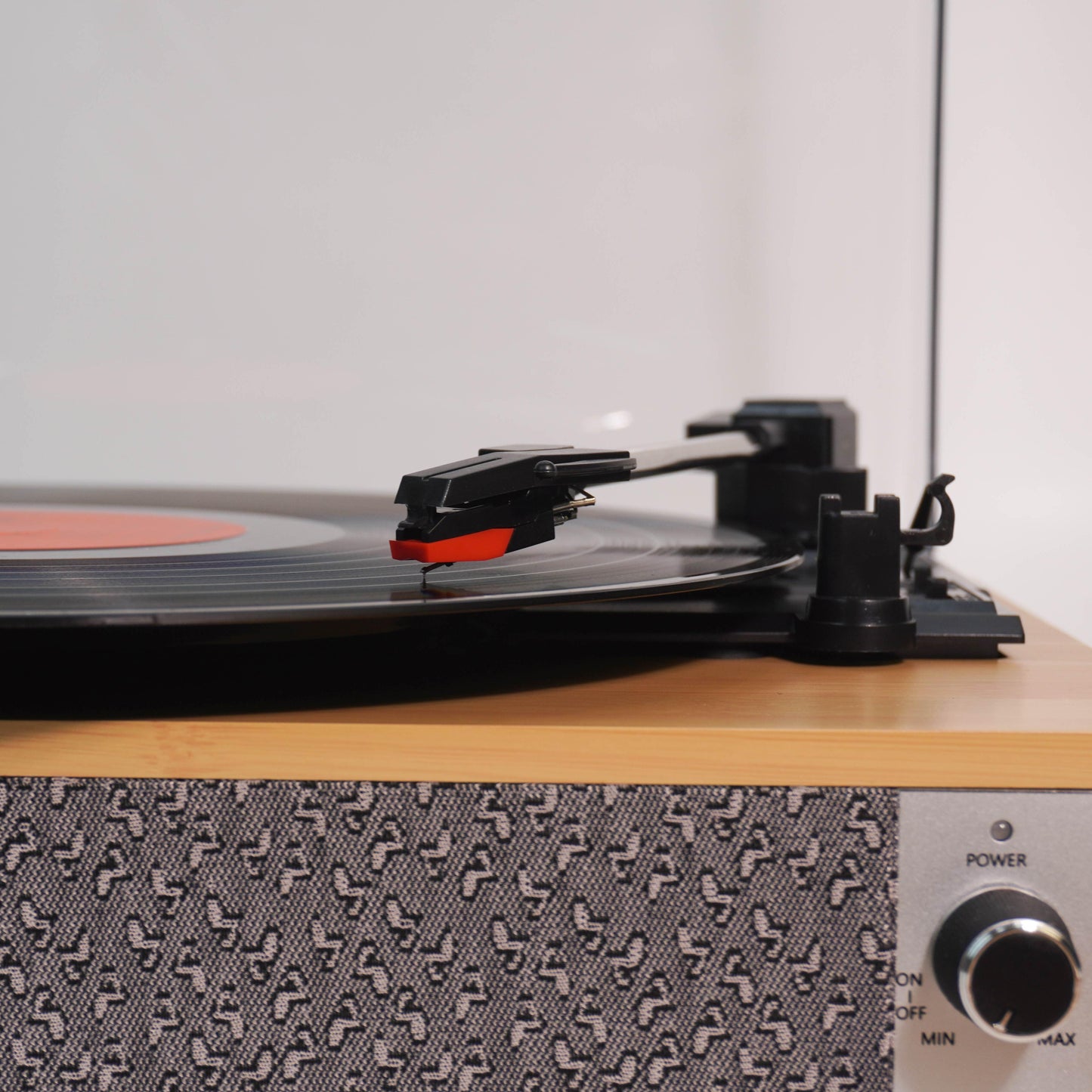 TR109 3-Speed Turntable with Built-in Stereo Speakers