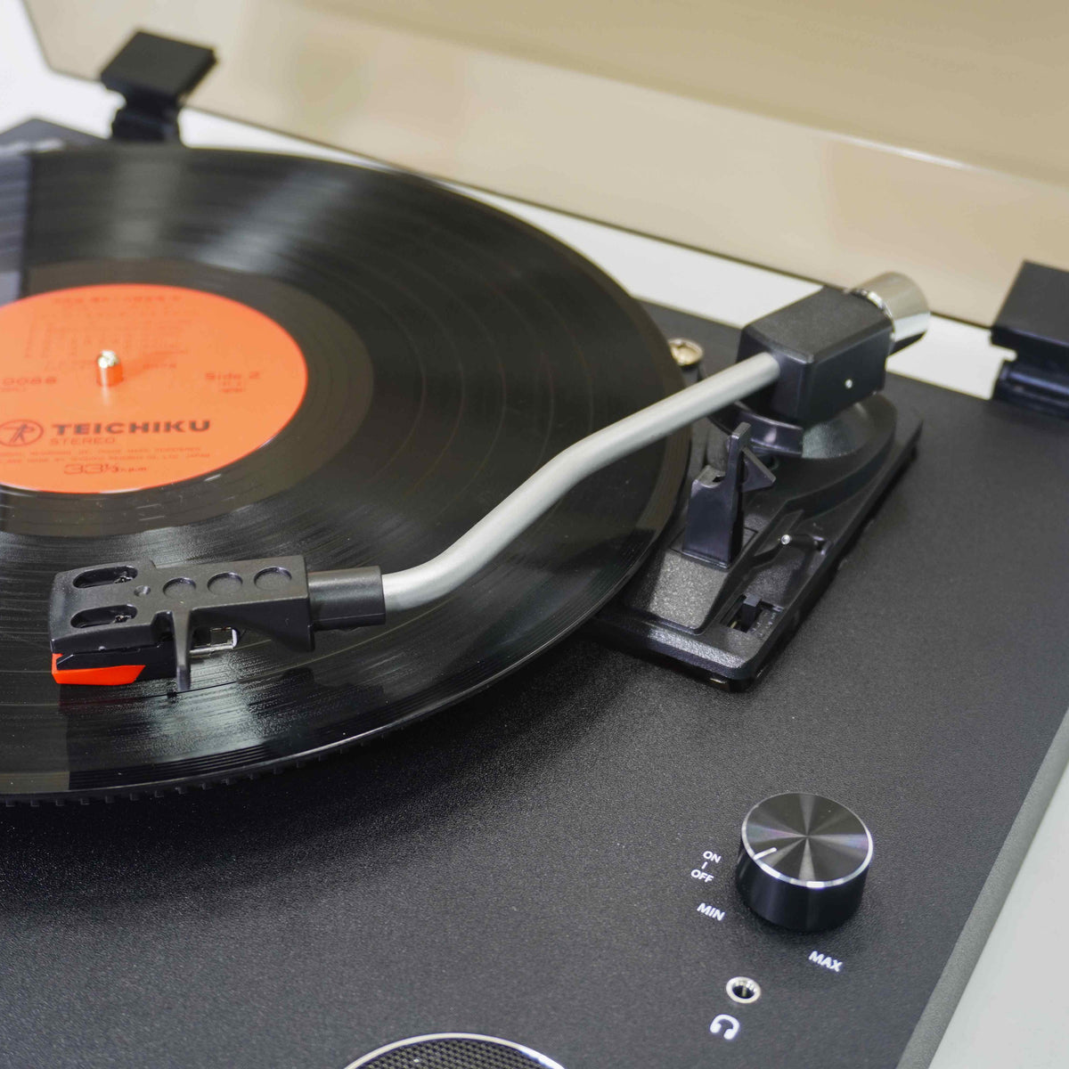 TR114 3-Speed Bluetooth Record Player with Auto-Return Tonearm