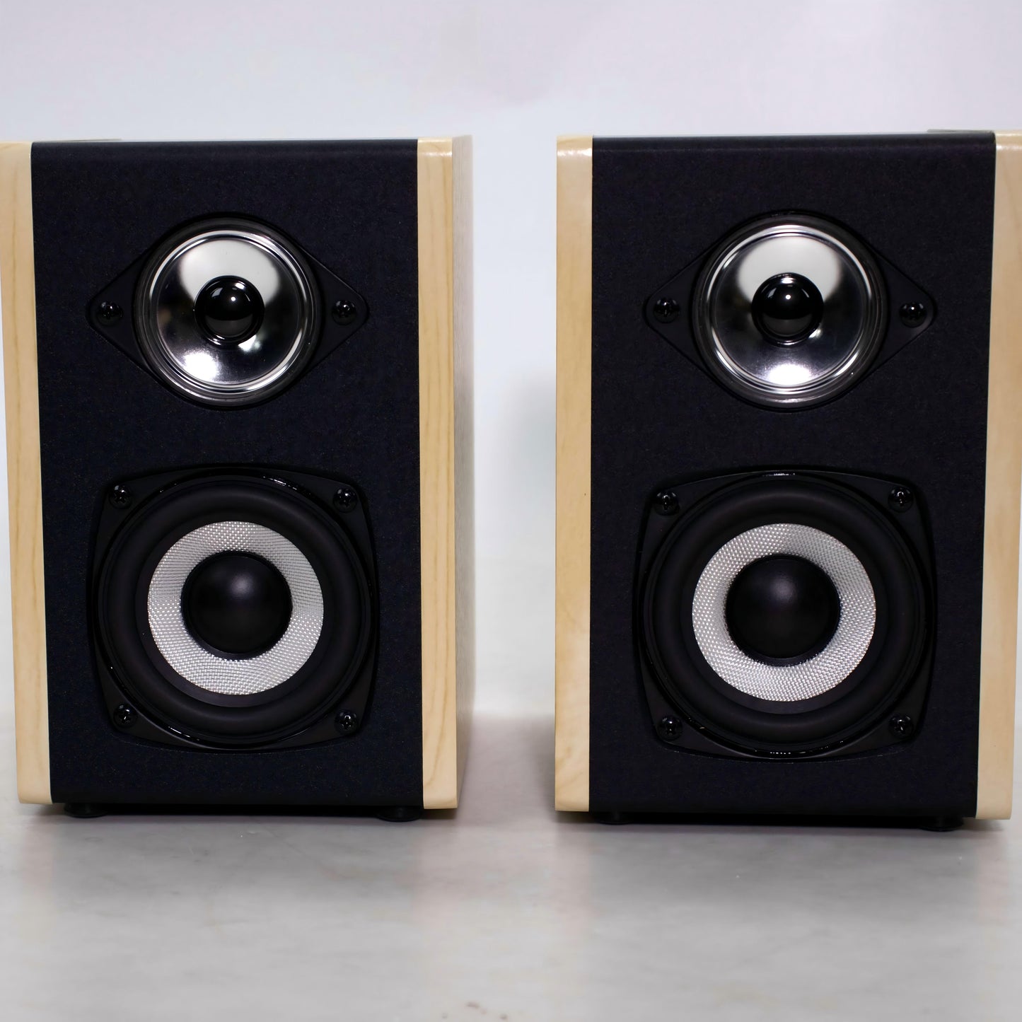 TR117 Bluetooth Turntable with External Stereo Speakers
